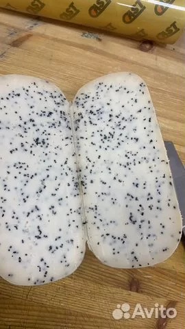 Козий сыр с семенами чиа