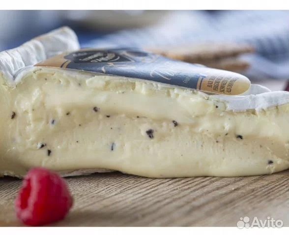 Настоящий Бри с трюфелем